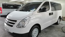 2017 Hyundai Grand Starex 2