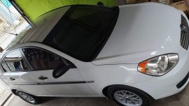 White Hyundai Accent 2010 for sale in Manila