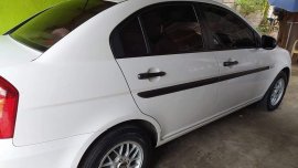 Selling White Hyundai Accent 2010 in Manila