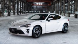 Toyota 86 2.0 White Pearl MT
