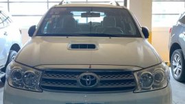 White Toyota Fortuner for sale in Manila