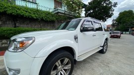 Silver Ford Everest 2013 for sale in Metro Manila