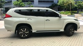 Selling White Mitsubishi Montero in Manila