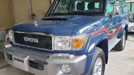 Sell Blue Toyota Land Cruiser in Quezon City