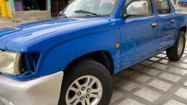 Sell Blue Toyota Hilux in Talavera