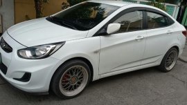 White Hyundai Accent 2014 for sale in Santa Rosa