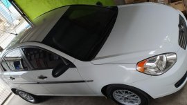 Sell White Hyundai Accent in Manila