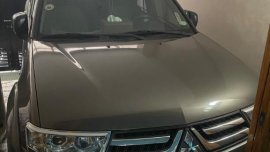 Selling Silver Mitsubishi Outlander 2014 in Manila