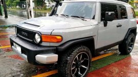 White Toyota Fj Cruiser 2015 for sale in Manila