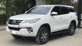 Selling White Toyota Fortuner 2018 in Manila