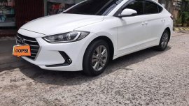 Selling White Hyundai Elantra in Las Piñas
