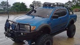 Mitsubishi Strada 2008