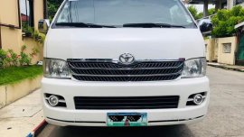 Sell White Toyota Hiace Super Grandia in Laoag