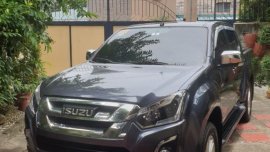 Sell Grey Isuzu D-Max in Baliwag