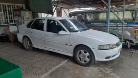 Selling White Opel Vectra in Manila