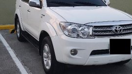 White Toyota Fortuner 2010 for sale in Pandi