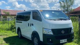 White Nissan Urvan for sale in Rosario