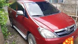 Selling Red Toyota Innova in Manila