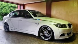 Sell White Bmw 3-Series in Quezon City