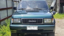 Sell Blue Isuzu Trooper in Candelaria