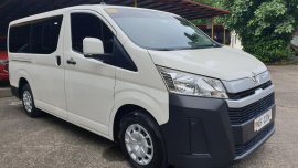 Sell White Toyota Hiace in Pasig
