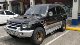 Selling Black Mitsubishi Pajero in Biñan