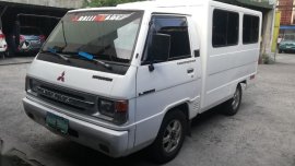 Selling White Mitsubishi L300 in Manila