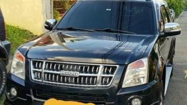 Black Isuzu Alterra for sale in Manila