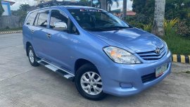 Selling Blue Toyota Innova 2012 SUV at 70000 km in Manila