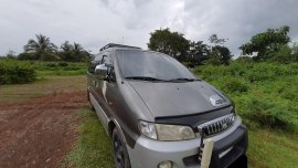 Selling Grey Hyundai Starex in Valencia