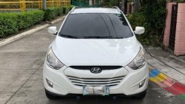 Pearlwhite Hyundai Tucson 2.0 (A) 2011 for sale in Manila