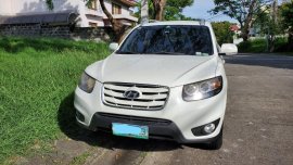 Pearlwhite Hyundai Santa Fe  2.2 Crdi Auto 2010 for sale in Paranaque City