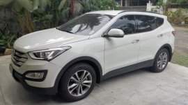 White Hyundai Santa Fe for sale in Quezon City