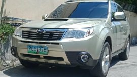 Selling Silver Subaru Forester in Valenzuela