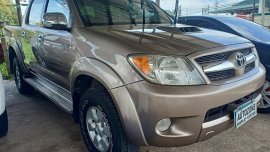 Grey Toyota Hilux 3.0 G Manual 4X4 Diesel for sale in Santiago City