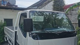 Selling White Mitsubishi Fuso in Taytay