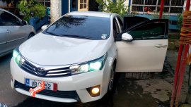 1.6 V Toyota Corolla Altis 2016 top of the line