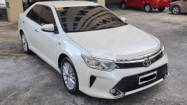 Sell Pearl White 2017 Toyota Camry in Parañaque