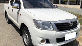 White Toyota Hilux for sale in Cebu