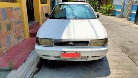White Nissan Sentra for sale in Parañaque