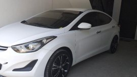 Sell White Hyundai Elantra in Carmona