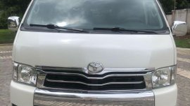 Selling WhiteToyota Hiace Super Grandia in Manila