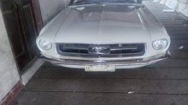 Pearl White Ford Mustang for sale in Parañaque 