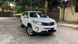 Sell White Kia Sorento in Quezon City