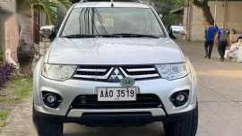 Selling White Mitsubishi Montero sport in Quezon City
