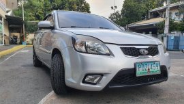 Selling Silver Kia Rio in San Joaquin