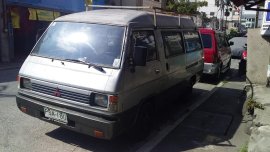Selling White Mitsubishi L300 in Mandaluyong