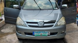 Selling Silver Toyota Innova in Cainta