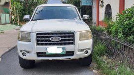 Sell White Ford Everest in Bacoor