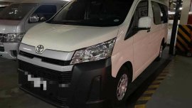 Selling White Toyota Hiace in Manila